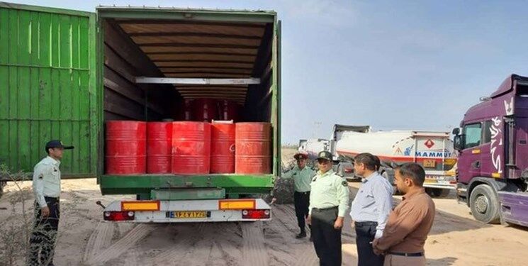 کشف ۵۰۰ کانتینر آلوده به قاچاق سوخت در بندر امام خمینی(ره)