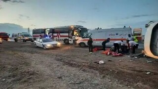 آخرین وضعیت مصدومان واژگونی اتوبوس در سمنان+تصاویر