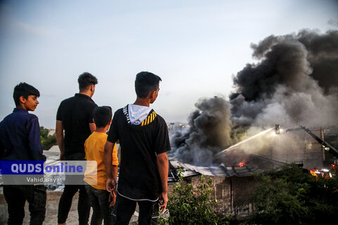 گزارش تصویری I حریق گسترده انبار لوازم خانگی در مشهد