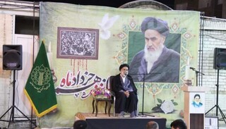 امام جمعه موقت شهرکرد: قیام ۱۵ خرداد یک حرکت خودجوش و عمومی بود