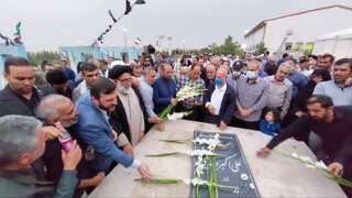 گلزار شهدای ۱۵ خرداد در تهران گلباران شد