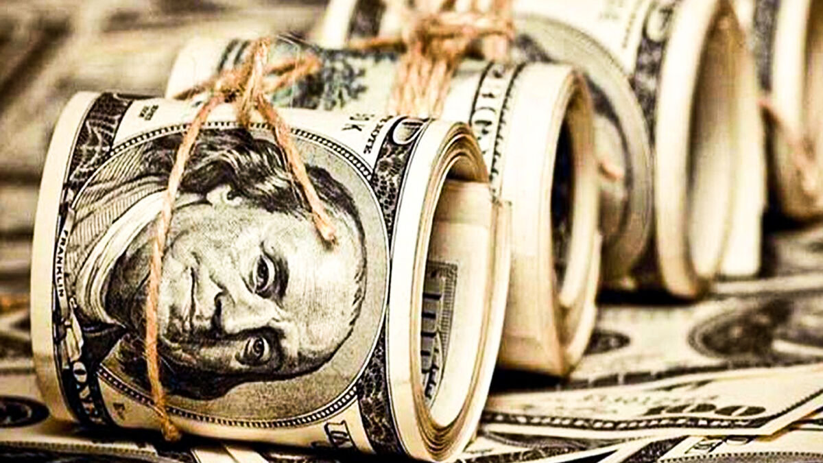 کاهش قیمت ارز و وارد شدن شوک به ذینفعان تورم/ سیاست‌های تثبیت چگونه سفته‌بازان را غافل‌گیر کرد؟