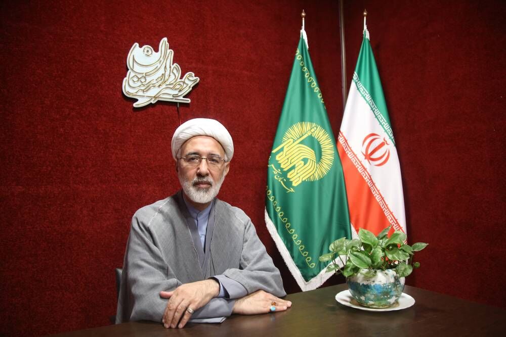 نویسنده رمان‌های پرفروش مذهبی از نوشتن رمان درباره ائمه اطهار(ع) می‌گوید/ اقیانوس بی‌پایان برای نویسندگانی که توفیق دارند