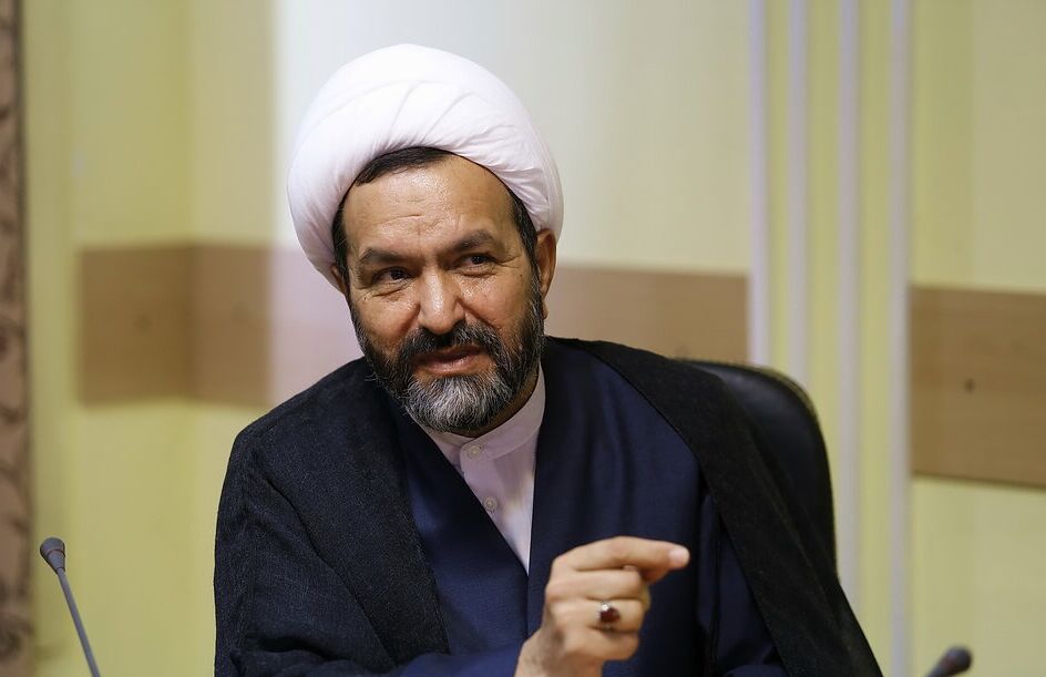 19 دستگاه کشور پاسخ دهند، چرا مسجد خلوت شد و جایگاه امام جماعت اینقدر افت کرد؟