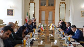 وزیران خارجه ایران و برونئئ در مورد روابط دوجانبه گفت وگو کردند