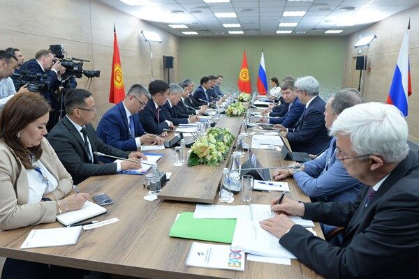 دیدار نخستوزیران قرقیزستان و روسیه در سوچی