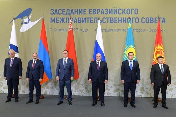 دیدار نخستوزیران قرقیزستان و روسیه در سوچی