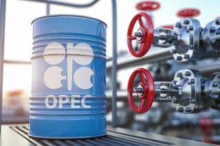 تولید روزانه نفت اوپک پلاس ۶۷۰ هزار بشکه کاهش یافت