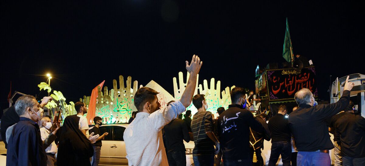 طلبهای که پشت خاور، حسینیه سیار راه انداخت