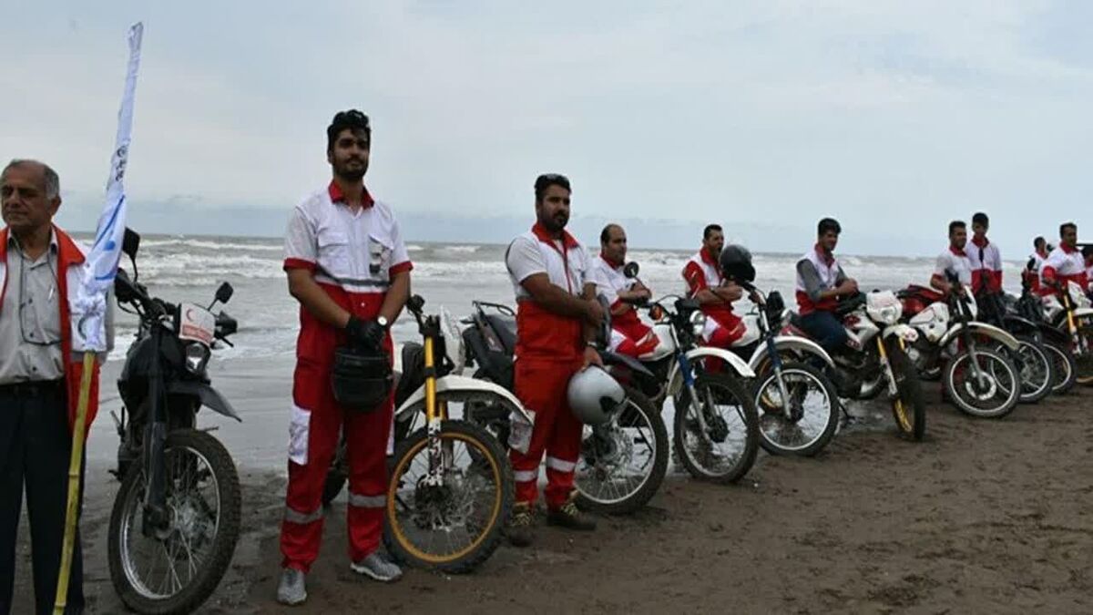 حضور ناجیان موتورسوار در سواحل مازندران