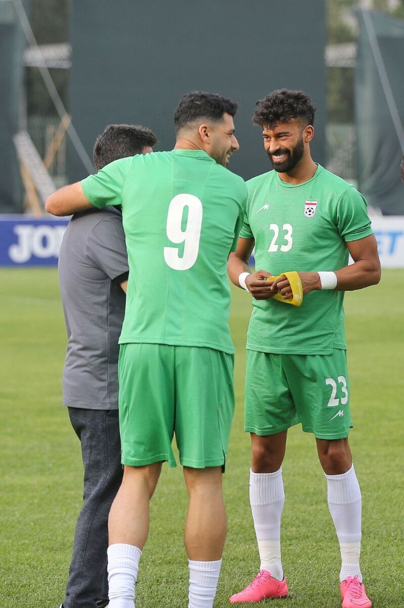 قلعهنویی در آغوش طارمی پس از روز جنجالی +عکس