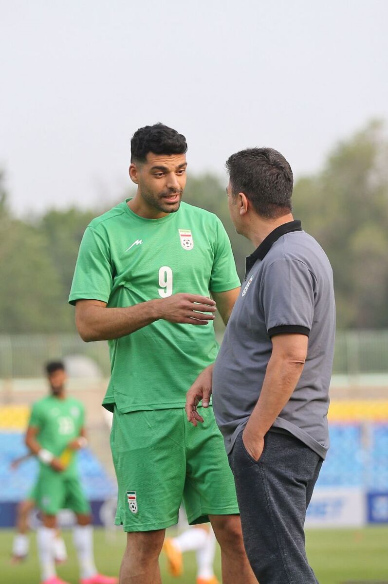 قلعهنویی در آغوش طارمی پس از روز جنجالی +عکس