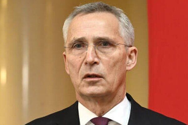 استولتنبرگ: هنوز برای ارسال اف-۱۶ به اوکراین زود است