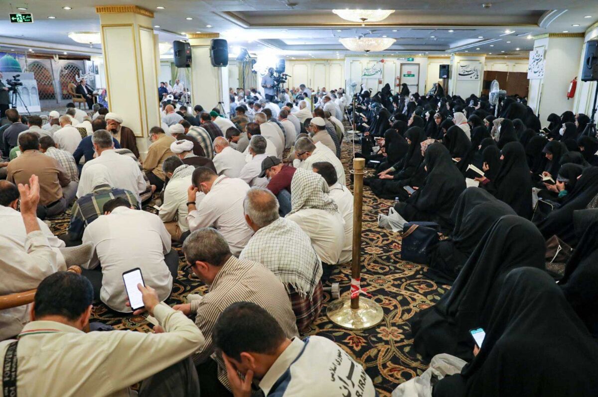 ایرانیان در مکه و مدینه دعای کمیل خواندند+عکس