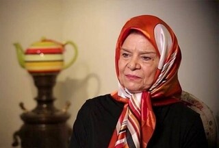 زهره صفوی: اشتباه کردم دخترم را وارد بازیگری کردم! / صدایم را بیشتر می‌شناسند