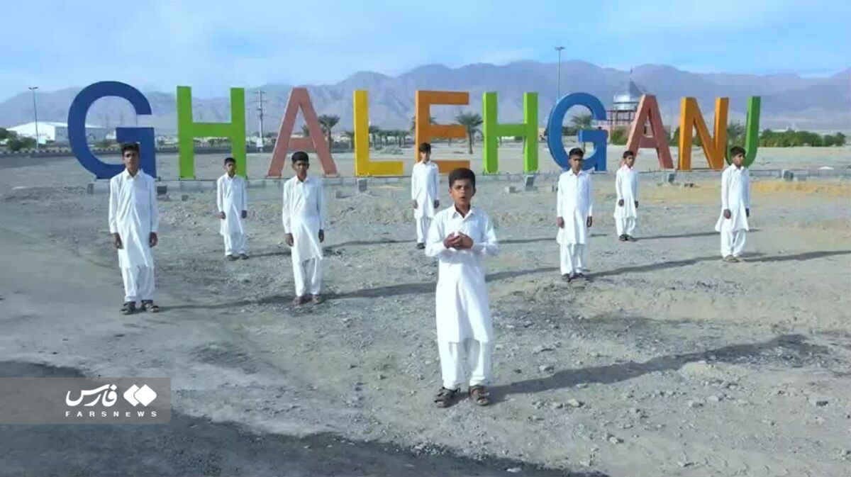 طلبهای که برای خدمت به مردم، کپرنشین شد