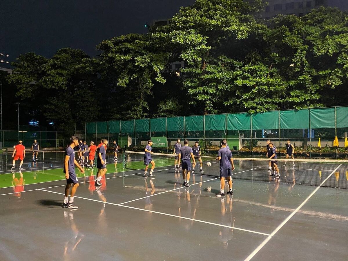 ریکاوری تیم فوتبال نوجوانان ایران زیر باران