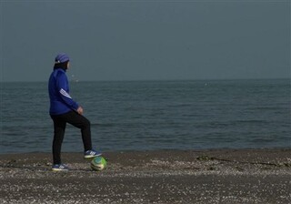 "شاهین رشت"، داستان زندگی بانوی فوتبالیست ایرانی که لژیونر شد