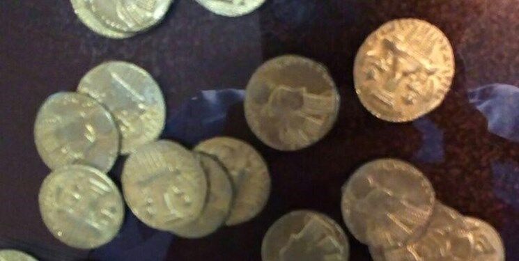 کشف ۱۲۸۰ سکه تقلبی در الیگودرز