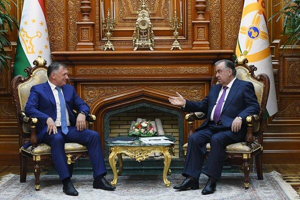 تأکید رئیس جمهور تاجیکستان بر تقویت روابط با روسیه