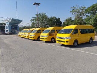 آغاز تحویل ۷۰ دستگاه تاکسی ون جدید در اراک