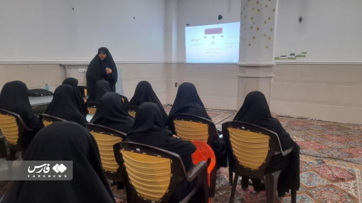 بانویی که فرزندآوری را در روضههای خانگی تبلیغ میکند