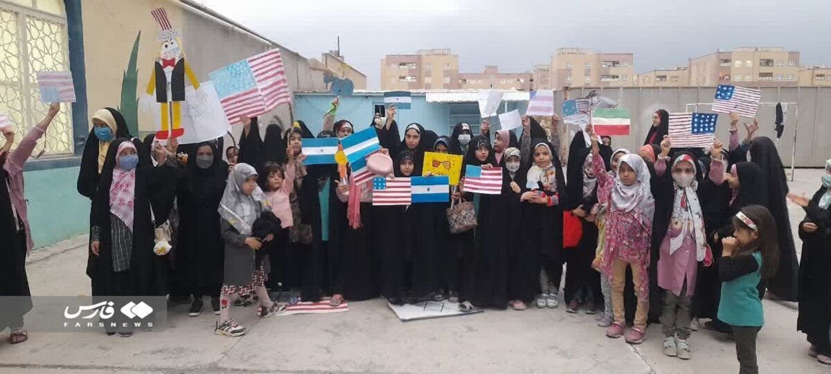 بانویی که فرزندآوری را در روضههای خانگی تبلیغ میکند