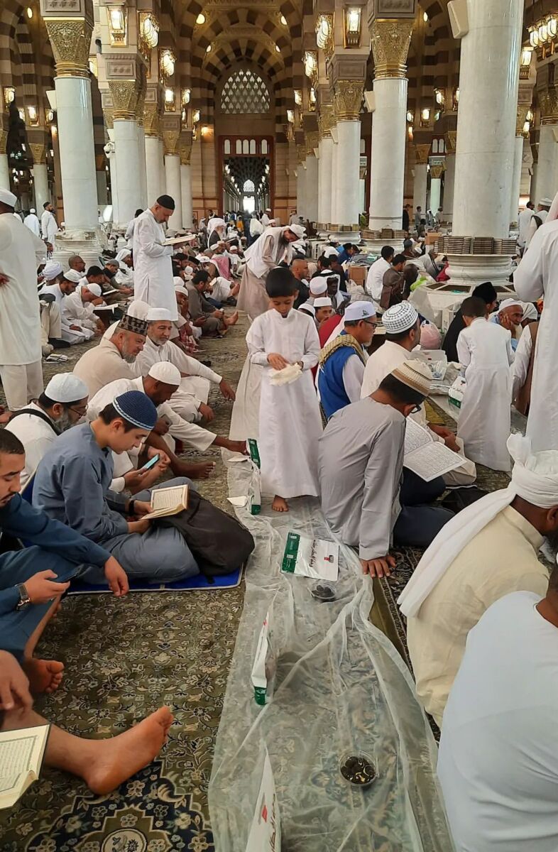 سفرههای افطار ماه ذیالحجه در مسجدالنبی