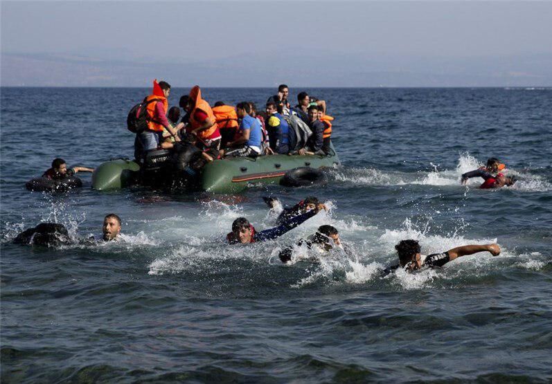 نجات جان ۱۴ پناهجو در دریای اژه توسط گشت ساحلی ترکیه