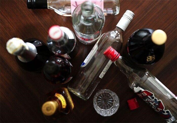بازداشت چهار متهم تهیه و توزیع مشروبات الکلی تقلبی در رامسر