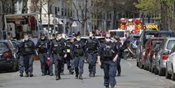 اعتراضات گسترده به قتل یک نوجوان به دست پلیس در پاریس /  ساختمان شهرداری به آتش کشیده شد