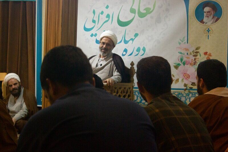 یکی از راههای تقویت اراده استعانت از خداوند است