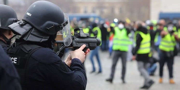 خشونت پلیس؛ فرانسه را تا مرز انقلاب برد