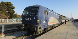 نقص فنی، ترمز قطار مشهد-اصفهان را در بادرود کشید