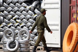 کشف محموله میلیاردی لاستیک قاچاق در یزد