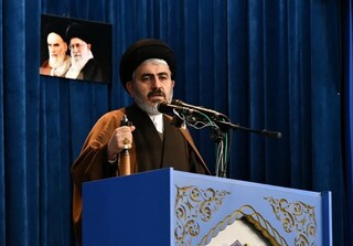 امام جمعه ارومیه: ارتقای جایگاه ایران در عرصه بین‌الملل در سایه ایستادگی مردم است