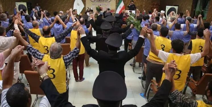 ۴۲ زندانی به مناسبت عید غدیر از زندان مرکزی مشهد آزاد شدند
