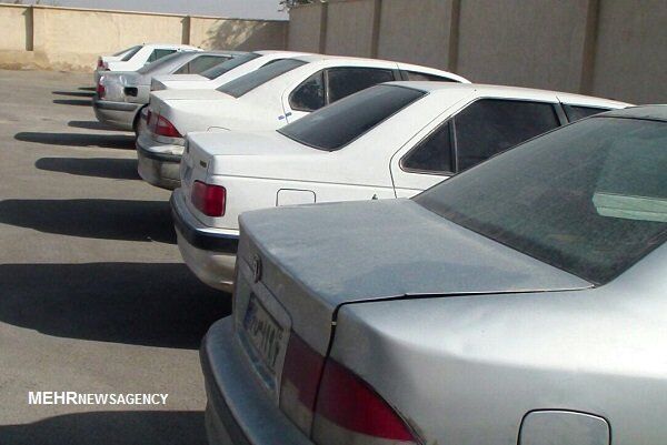 توقیف ۵ خودروی سواری حامل کالای قاچاق در عسلویه