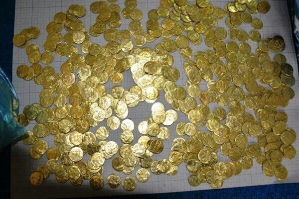  ۷۳۵ سکه تقلبی در دورود کشف شد