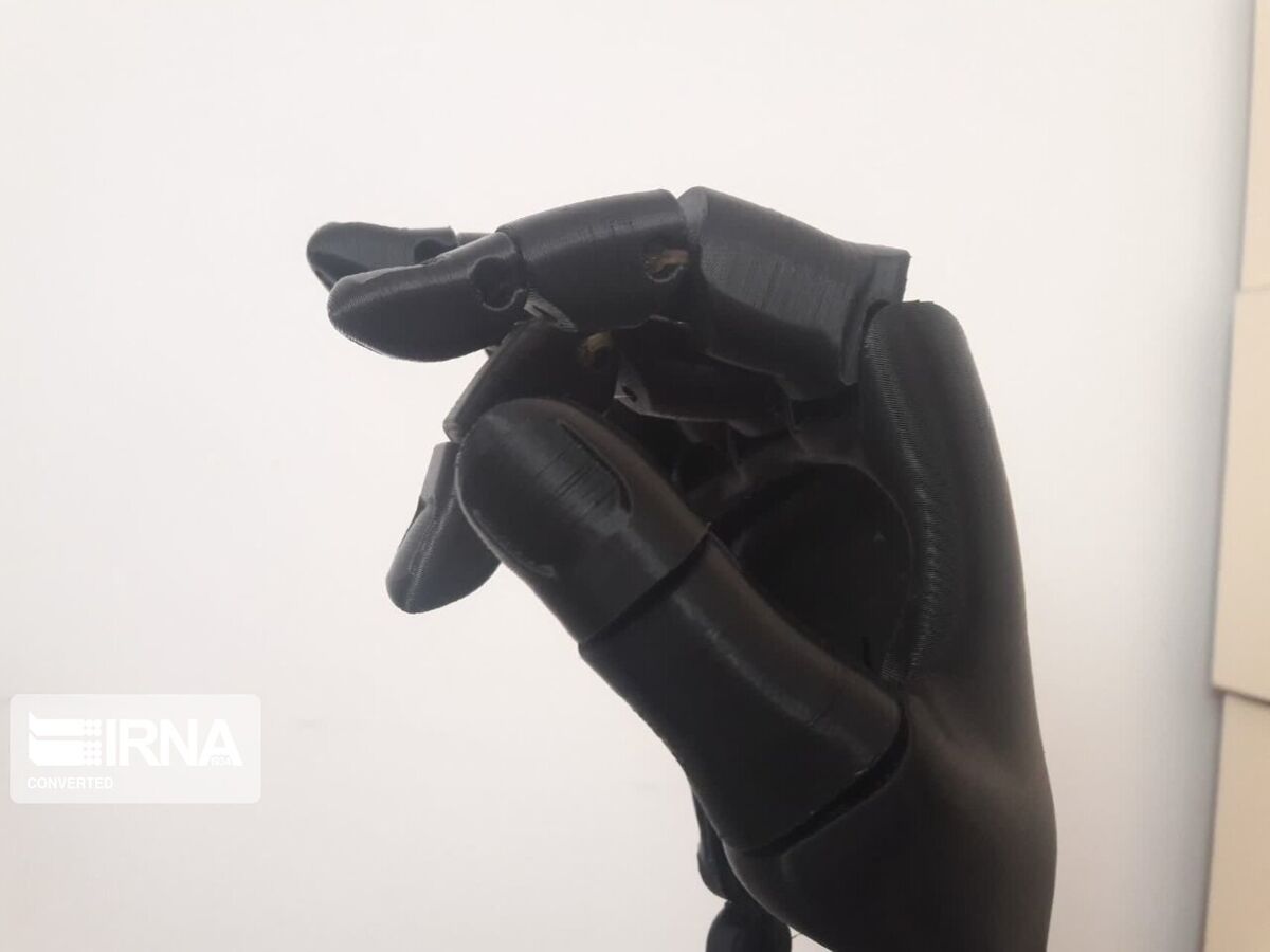 دست هوشمند سایبرنتیکی در ساوه طراحی و ساخته شد 