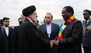 با بدرقه رئیس جمهور زیمباوه؛ رئیسی هراره را به مقصد تهران ترک کرد