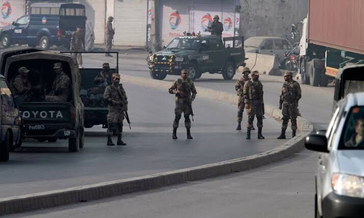 ۱۲ نظامی پاکستان در درگیری با شورشیان تجزیه طلب کشته شدند