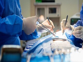 انجام نخستین عمل جراحی بی اختیاری ادرار بانوان در نیشابور