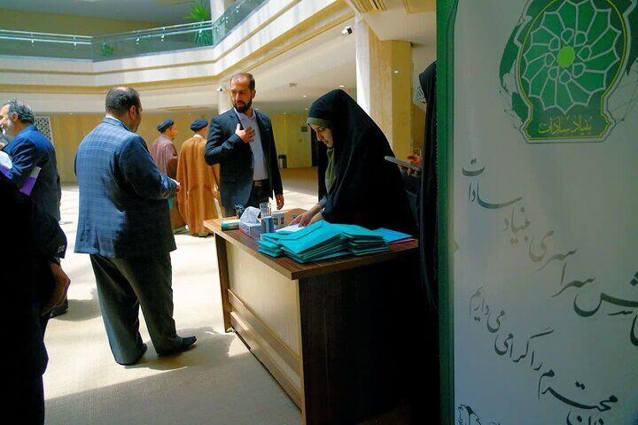 بر اساس آیات قرآن، ملزم به اطاعت و تبعیت از اهل بیت (ع) هستیم