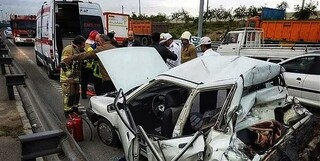 یک کشته و ۱۳ مصدوم در برخورد سه خودرو در یزد