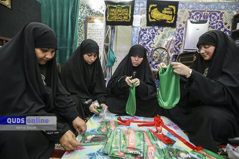 گزارش تصویری I دوخت لباس مراسم شیرخوارگان حسینی در حرم مطهر رضوی