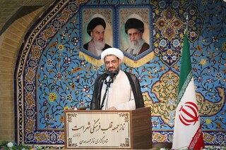 امام جمعه همدان: جامعه اسلامی باید قاطعانه با توهین به قرآن برخورد کند