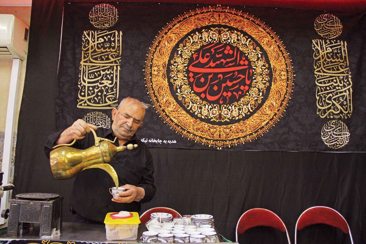 تکیهای در بازار با نذر قهوه / پیرغلامان تجریش از ۱۵۰سال عزاداری سیدالشهدا (ع) در این محله از پایتخت میگویند