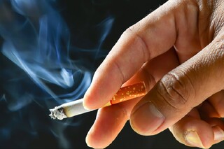 اصرار وزارت صمت برای فروش سیگار در فروشگاه‌های زنجیره‌ای/ نگرانی آموزش و پرورش از فروش سیگار در نزدیکی مدارس