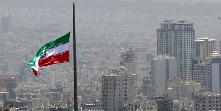وزش باد شدید و خیزش گرد و خاک در بیشتر نواحی تهران